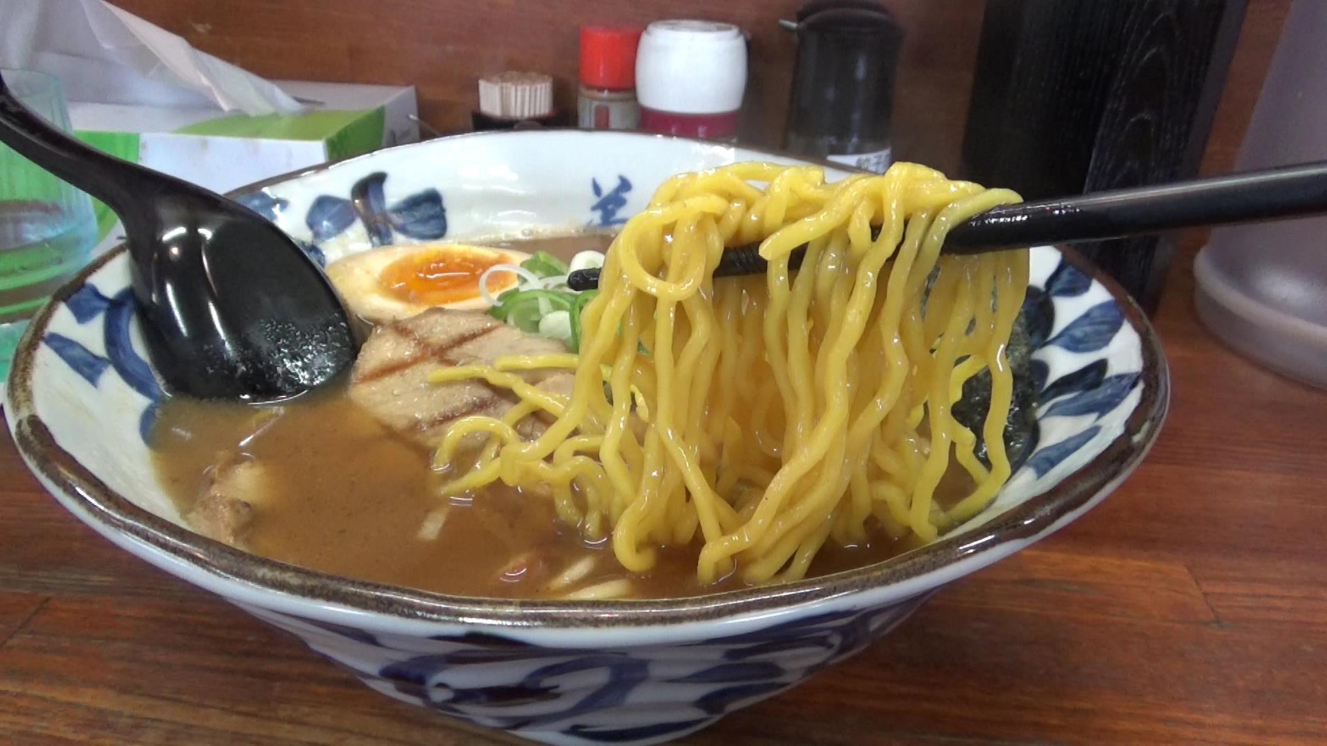 弟子屈ラーメンの麺